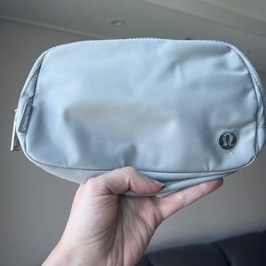 Silver Drop Lululemon Everywhere Belt Bag
